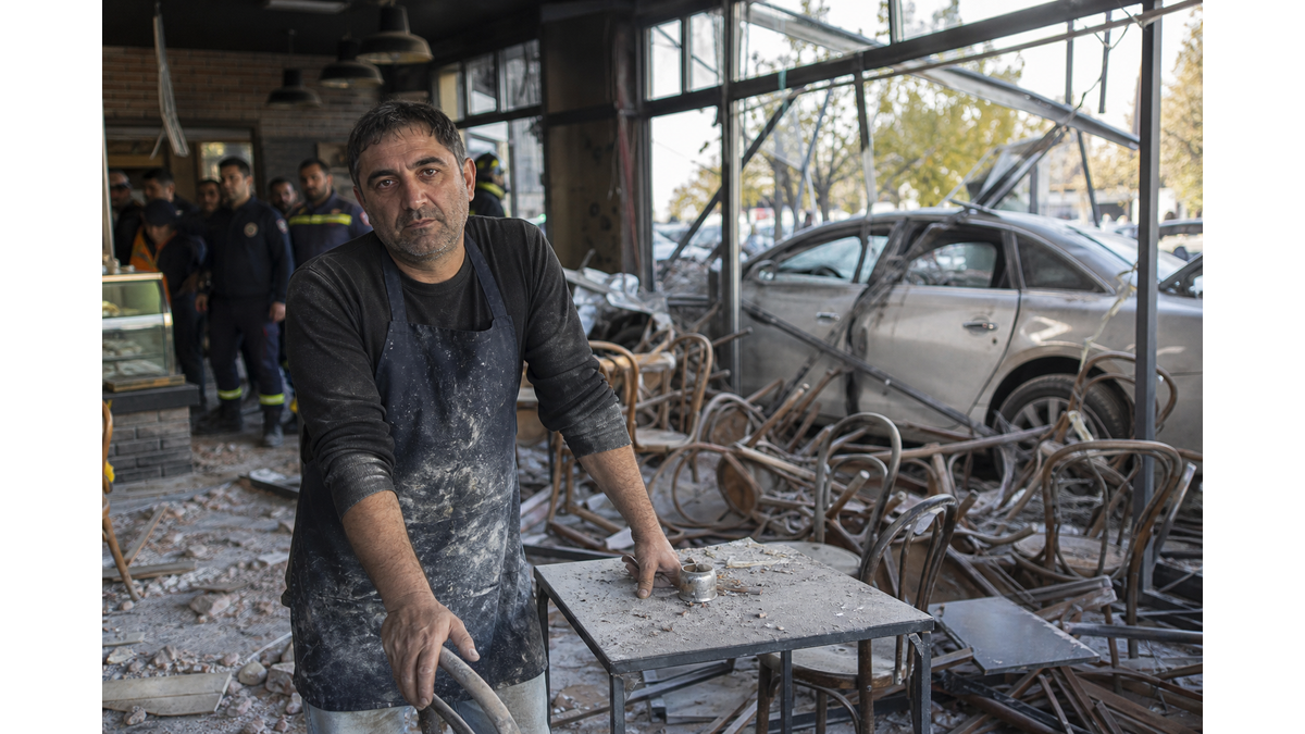 Car crashes into bakery in Kayseri, Turkey