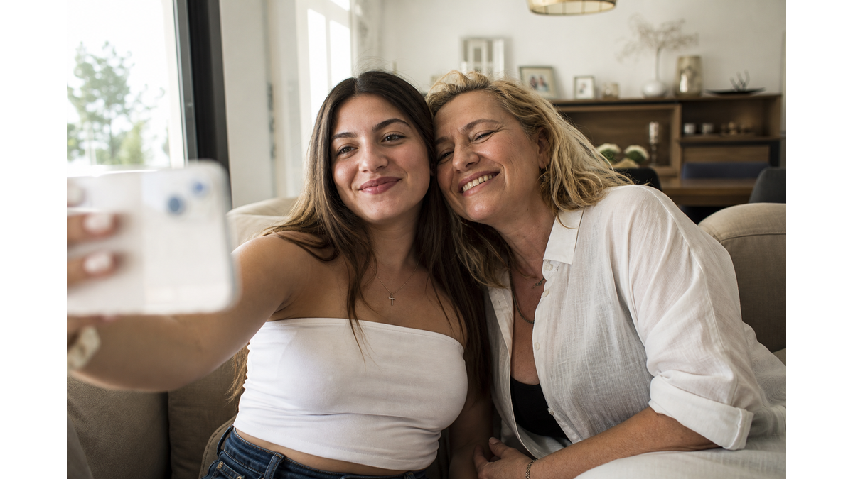 Anna Vissi makes surprise appearance in daughter's social media video