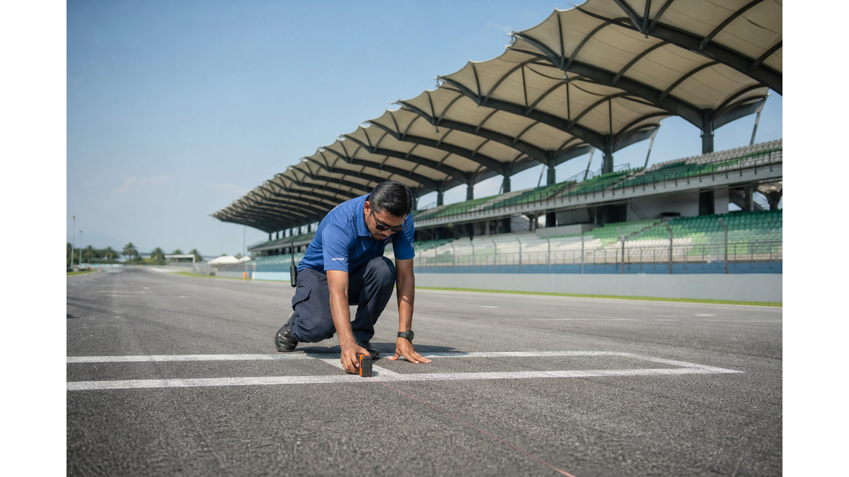Max Verstappen signs long-term contract extension with Red Bull