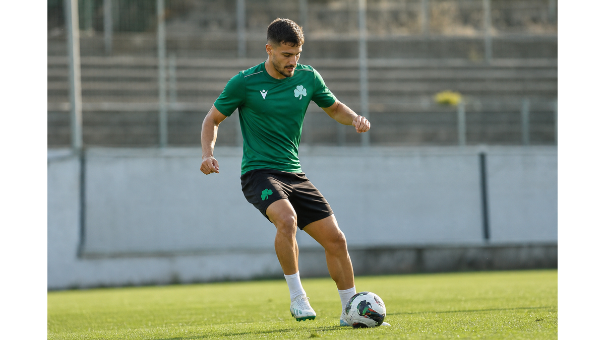 Omonia 29M signs Portuguese winger Luis dos Santos
