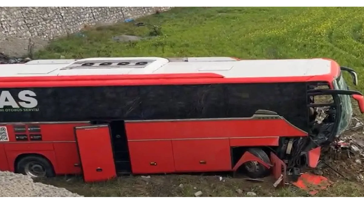 Canopy collapses in Strovolos, authorities respond to the scene