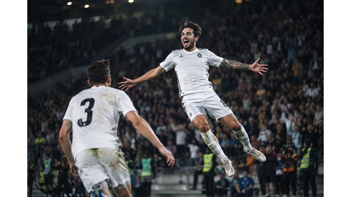 Real Madrid completes dramatic comeback against Roma in Champions League